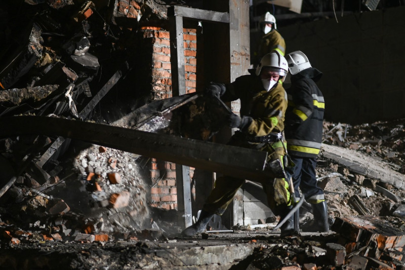 Ukraine: Ukrainian fire fighters continue nighttime rescue and recovery operations following a Russian airstrike destroys Ukrainian shopping mall
