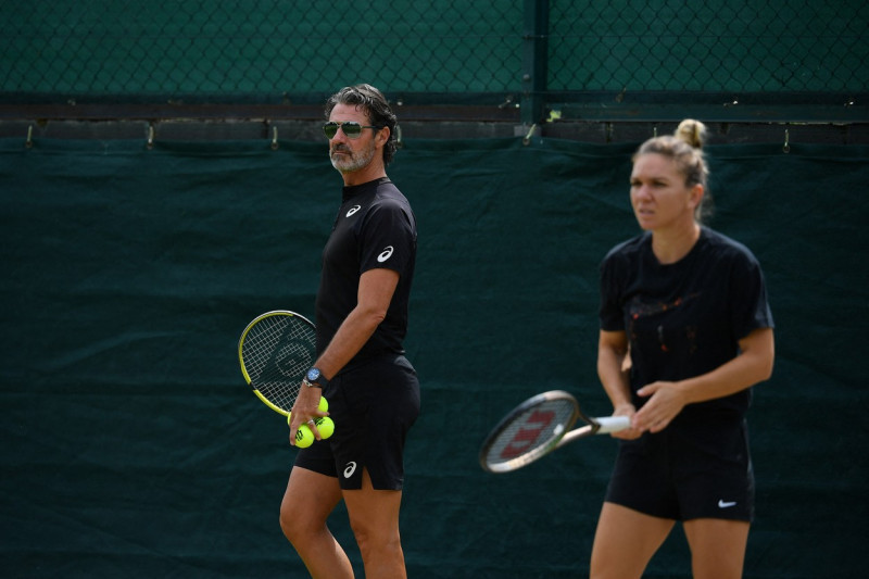 Patrick Mouratoglou entraine Simona Halep lors du tournoi de tennis Wimbledon 2022