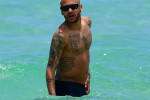 Neymar enjoys a beach day during his Florida holiday