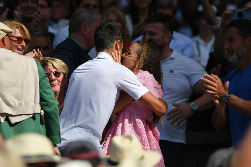 Novak Djokovic et sa femme Jelena lors de la finale du tournoi de Wimbledon