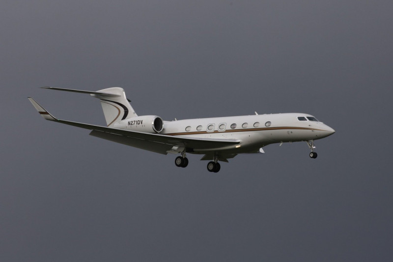 N271DV, a Gulfstream Aerospace G650ER owned by billionaire Jeff Bezos, on final approach to Prestwick International Airport in Ayrshire, Scotland. The aircraft was in Scotland to bring delegates to the COP26 summit held in nearby Glasgow.