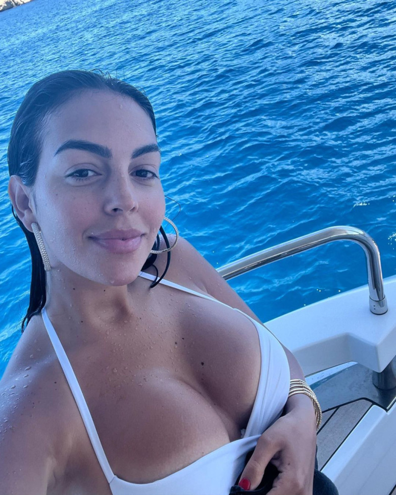 Georgina rodriguez cum tribute