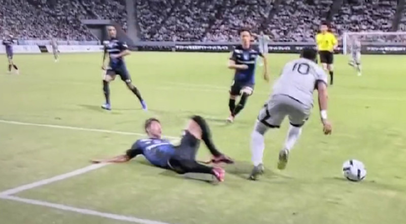 Neymar, în meciul amical cu Gamba Osaka / Foto: Twitter@TrollFootball
