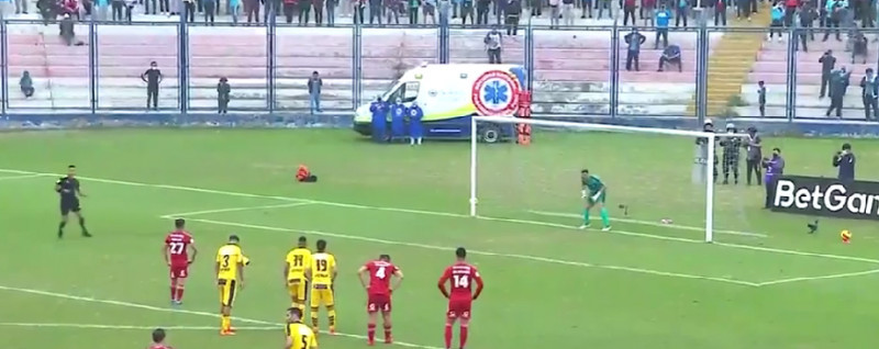 Christian Limousin a apărut spectaculos un penalty / Foto: Captură Twitter@Marca TV