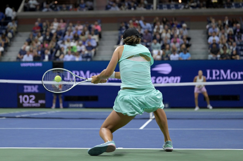NY: Swiatek Defeats Sabalenka - US Open Women Semifinals