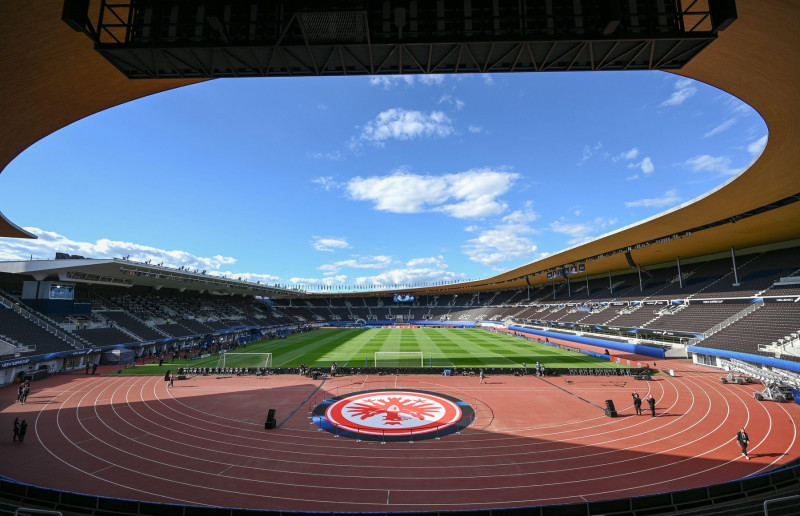 Helsinki, Finland. 09th Aug, 2022. Soccer: UEFA, Super Cup, before the Real Madrid - Eintracht Frankfurt match at the Olympic Stadium in Helsinki. Eintracht's crest is laid out on the Olympic Stadium's running track for the match between Champions League