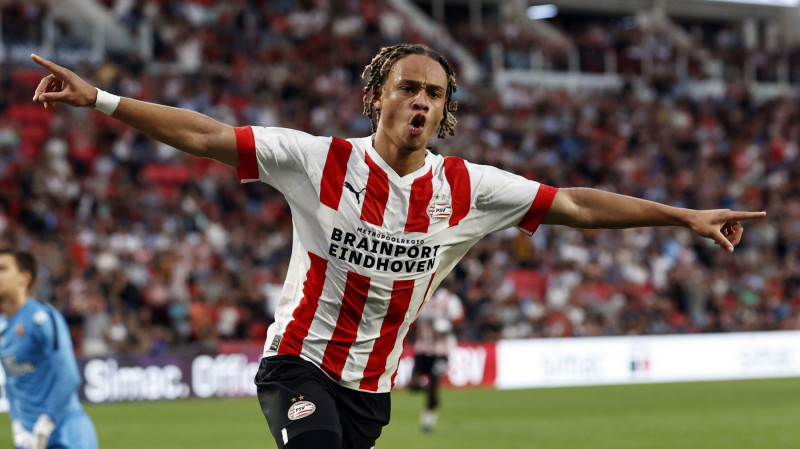 Enschede, Netherlands. August 31, 2022, EINDHOVEN - Xavi Simons of PSV Eindhoven celebrates the 6-1 during the Dutch Eredivisie match between PSV Eindhoven and FC Volendam at the Phillips stadium on August 31, 2022 in Eindhoven, Netherlands. ANP MAURICE V