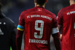 firo: February 26th, 2022, Fuvuball, 1.Bundesliga, season 2021/2022, Eintracht Frankfurt - FC Bayern Mvnchen, Robert Lewandowski with armband in the colors of the national colors of Ukraine.