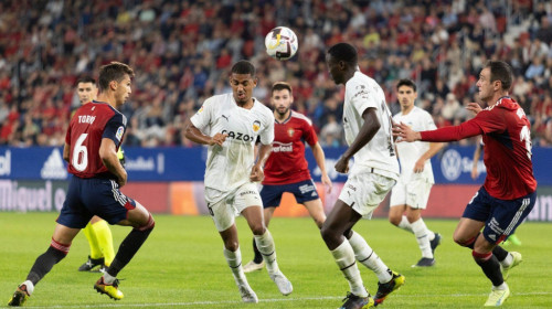 Osasuna - Valencia 1-2. ”Liliecii” se impun într-un meci cu trei goluri, două ”roșii” și două penalty-uri ratate