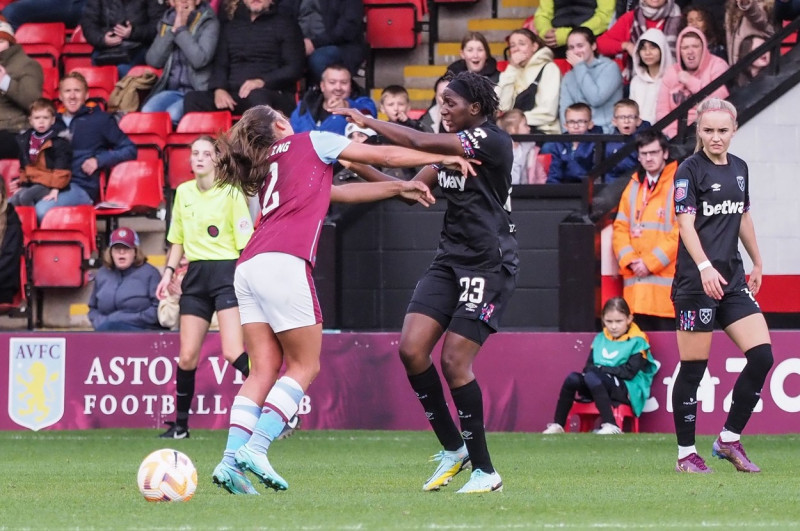 Aston Villa v West Ham - Barclays FA Womens Super League - Bescot Stadium, Walsall, England, October 15th 2022:, Walsall, England, United Kingdom - 15 Oct 2022