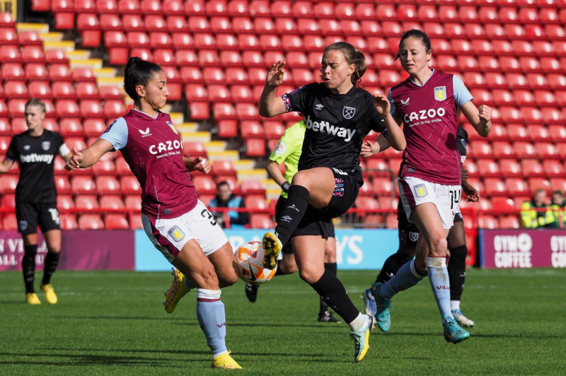 Aston Villa v West Ham - Barclays FA Womens Super League - Bescot Stadium, Walsall, England, October 15th 2022:, Walsall, England, United Kingdom - 15 Oct 2022