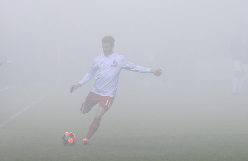 Florian Kainz, fotbalista, sportovec, mlha, počasí, posunutí, odložení zápasu
