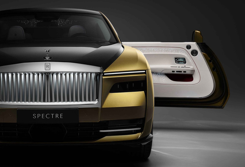 Rolls-Royce Unveil The Spectre - Their First Ever Electric Vehicle