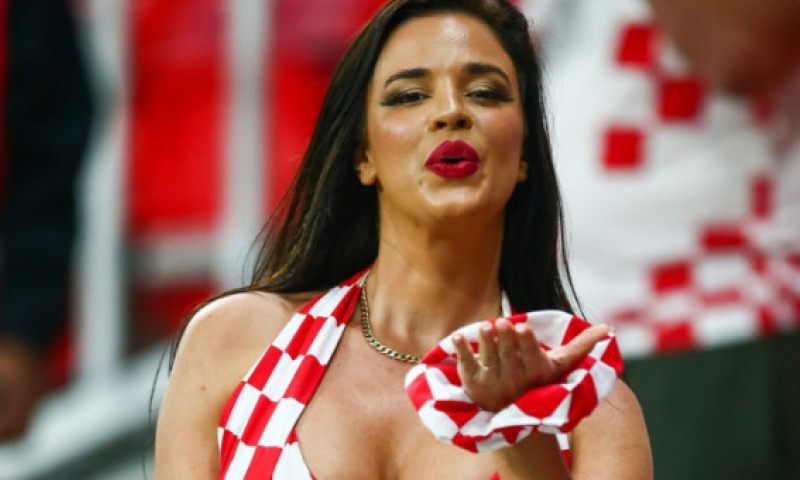 Ivana ”a lovit” din nou! ”Cea mai frumoasă femeie de la Cupa Mondială”, din ce în ce mai îndrăzneață. Cum a apărut la meci