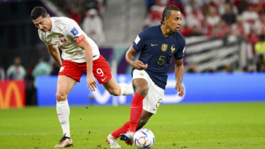 Un fotbalist al Franței a jucat în meciul cu Polonia cu un accesoriu interzis de regulament