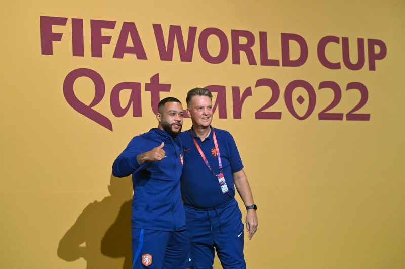 FIFA World Cup 2022 / Matchday-1 Netherlands - Argentina .