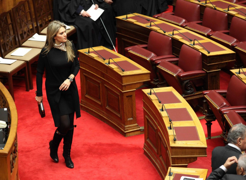 Griechenland - Athen, Eva Kaili im Porträt im griechischen Parlament. Präsident Karolos Papoulias wurde vor dem Plenum