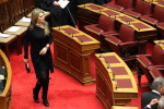Griechenland - Athen, Eva Kaili im Porträt im griechischen Parlament. Präsident Karolos Papoulias wurde vor dem Plenum