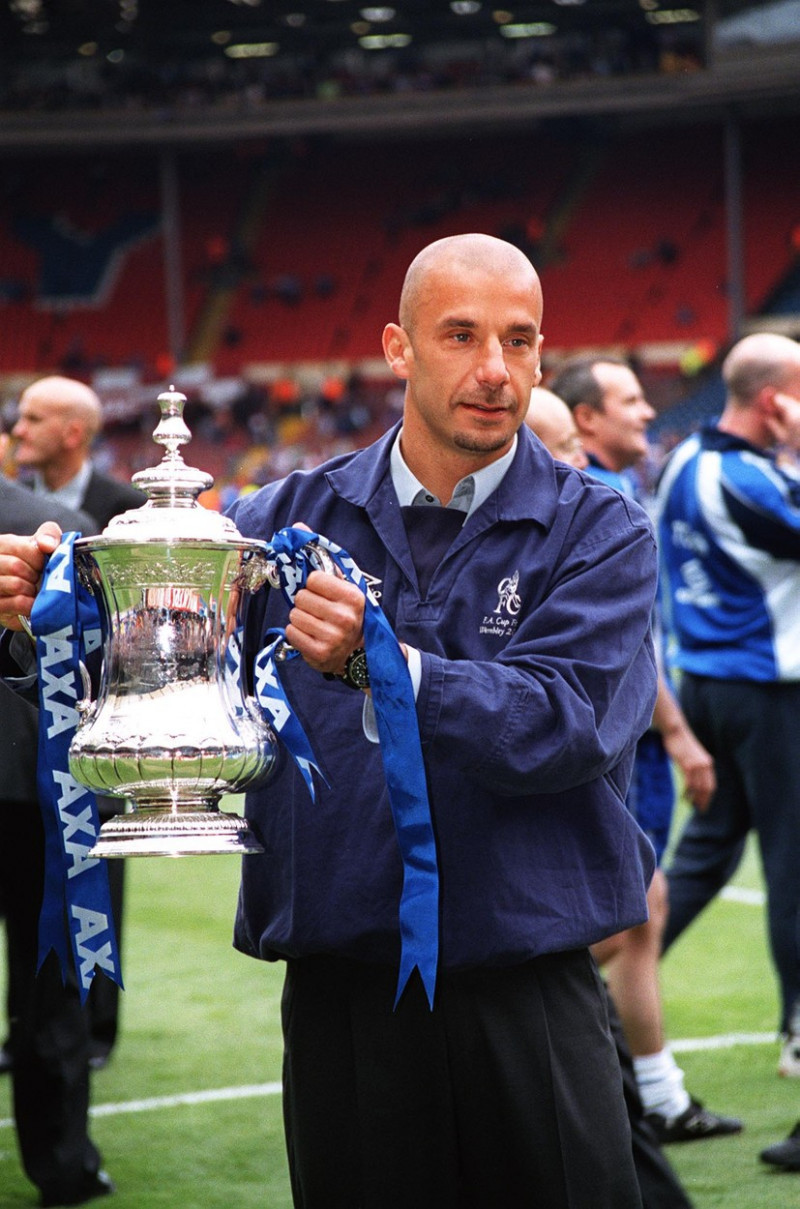 GIANLUCA VIALLIManager, Chelsea FCCelebrating Chelsea's win against Aston Villa in the FA Cup FinalCOMPULSORY CREDIT: UPPA/Photoshot PhotoUGL 017392/H-10 20.05.2000