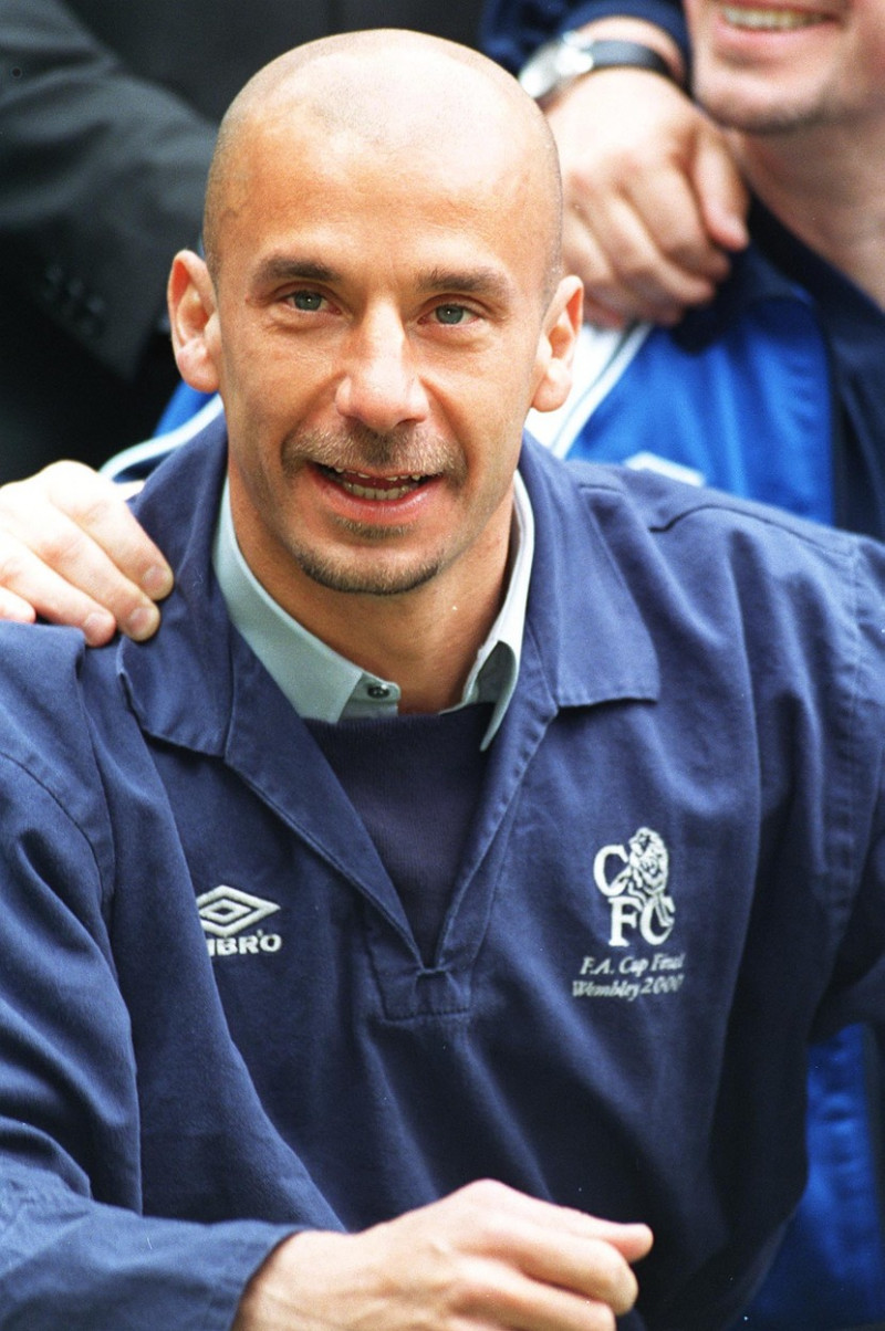 GIANLUCA VIALLIManager, Chelsea FCCelebrating Chelsea's win against Aston Villa in the FA Cup FinalCOMPULSORY CREDIT: UPPA/Photoshot PhotoUGL 017392/K-01 20.05.2000