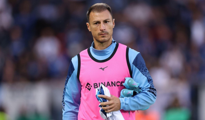 Bergamo, Italy, 23rd October 2022. Stefan Radu of SS Lazio looks on as he makes his way to the bench prior to the Serie A match at Gewiss Stadium, Bergamo. Picture credit should read: Jonathan Moscrop / Sportimage