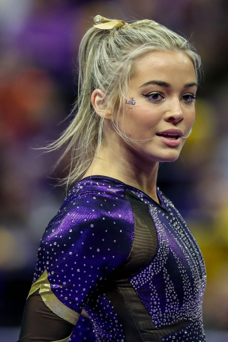 Baton Rouge, LA, USA. 4th Mar, 2022. LSU's Olivia Dunne competes on her floor routine during NCAA Gymnastics action between the Kentucky Wildcats and the LSU Tigers at the Pete Maravich Assembly Center in Baton Rouge, LA. Jonathan Mailhes/CSM/Alamy Live N