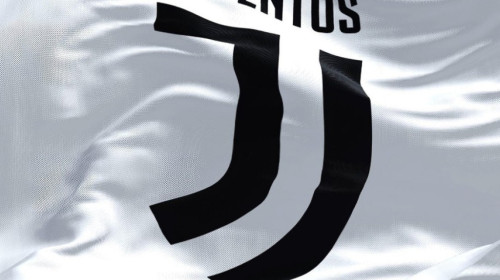 Dorit de mai multe echipe mari, a bătut palma cu Juventus