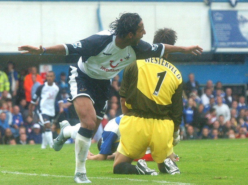 Portsmouth v Spursmido celebrates andy griffin's own goalPic mike walker , 2005
