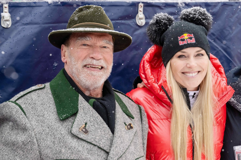 Arnold Alois Schwarzenegger und Lindsey Voon. Oesterreich, Kitzbuehel, 21.01.2023, Ski Alpin, 83. Hahnenkamm Rennen 2023