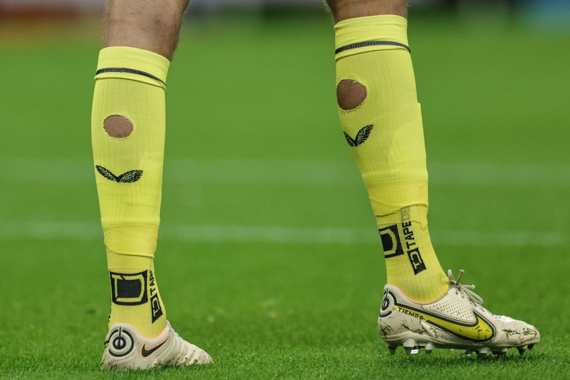 Nick Pope #22 of Newcastle United with pre-made holes in the back of his Castore socks during the Premier League match Newcastle United vs Everton at St. James's Park, Newcastle, United Kingdom, 19th October 2022(Photo by Mark Cosgrove/News Images)