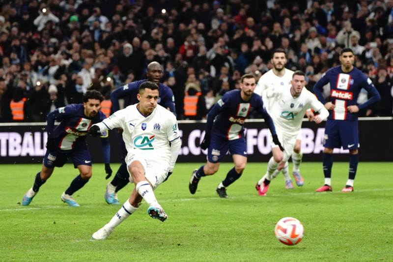 penalty - Alexis Sanchez (Olympique de Marseille) FOOTBALL : Olympique de Marseille vs PSG - Coupe de France - 8eme de f