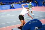 Alexander Bublik casse plusieurs raquettes et perd son match contre le français Grégoire Barrère lors du 13ème tournoi de l'Open Sud de France à Montpellier