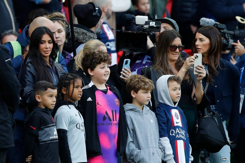 People au match de championnat de Ligue 1 Uber Eats opposant le Paris Saint-Germain (PSG) au stade Rennais au Parc des Princes à Paris