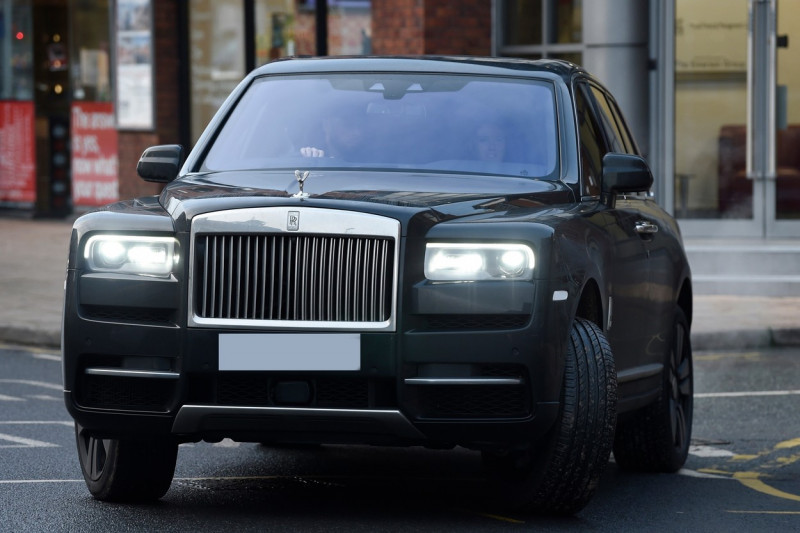 Singer Perrie Edwards and footballer Alex Oxlade were spotted for lunch in his £270,000 Rolls Royce Cullinan in Wilmslow Cheshire.