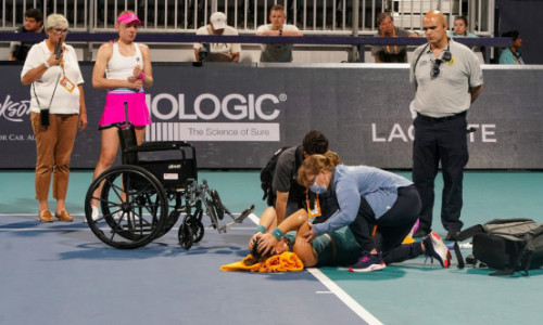 Bianca Andreescu a părăsit terenul în scaun cu rotile. Atenție! Imagini greu de privit