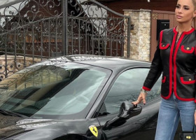 Adio, "REG"! Anamaria Prodan a ales un nou număr pentru bolidul de 450.000 € și a ieșit cu el pe străzile Bucureștiului