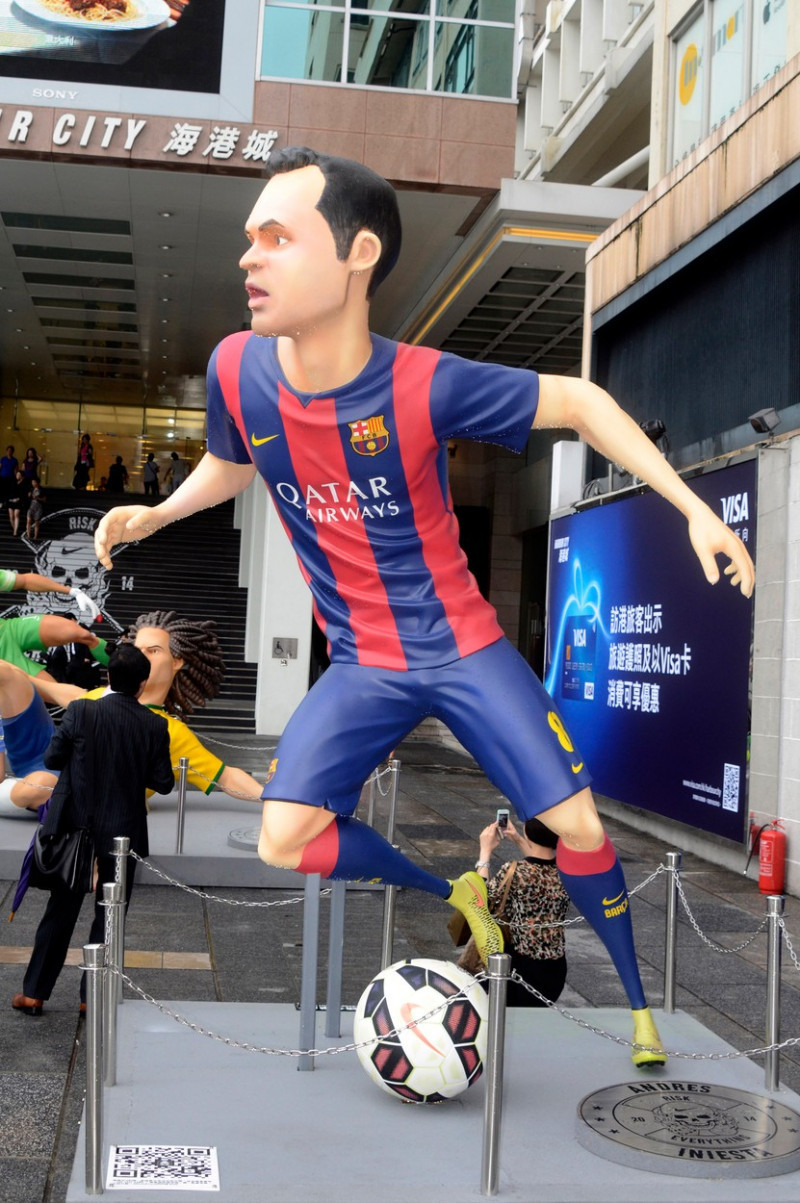 'The Last Game' Fooball Player Statues at Harbour City Mall, Hong Kong