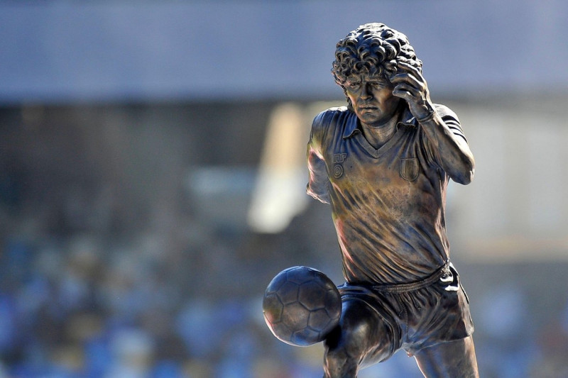 Naples, Italy. 29th Oct, 2022. Statue of Diego Armando Maradona , during the match of the Italian Serie A league between Napoli vs Sassuolo final result, Napoli 4, Sassuolo 0, match played at the Diego Armando Maradona stadium. Credit: Vincenzo Izzo/Alamy