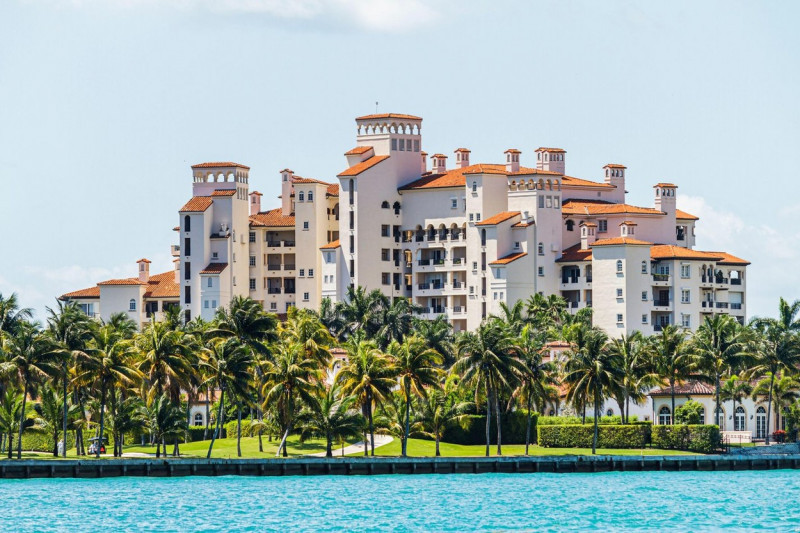 Miami Florida,Biscayne Bay Fisher Island,condominium residential building buildings,