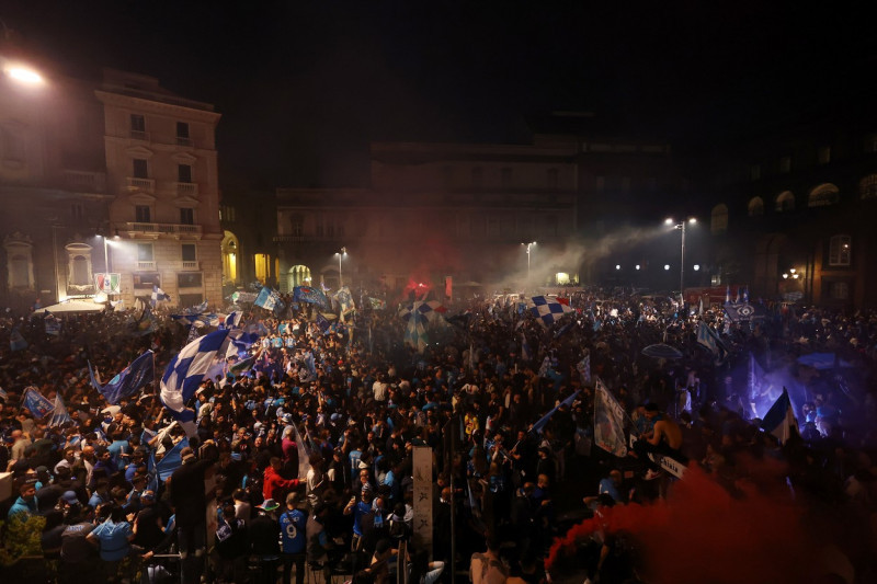 Festa scudetto, Napoli campione d'Italia - La festa a Napoli