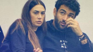 ”Cuplul anului”, surprins în tribune la meciul-record! Ea este cu 10 ani mai în vârstă și e acuzată că-i distruge cariera