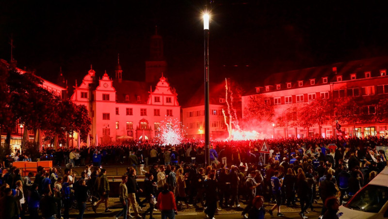 19.05.2023 Fussball 2. Bundesliga 2022 2023 AnhĂ¤nger Fans von SV Darmstadt 98 feiern den Aufstieg Meisterschaft mit eine