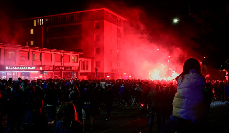19.05.2023 Fussball 2. Bundesliga 2022 2023 AnhĂ¤nger Fans von SV Darmstadt 98 feiern den Aufstieg Meisterschaft mit eine