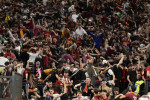Tifosi della AS Roma vedono la Finale di Europa League AS Roma vs Siviglia sui maxi schermi