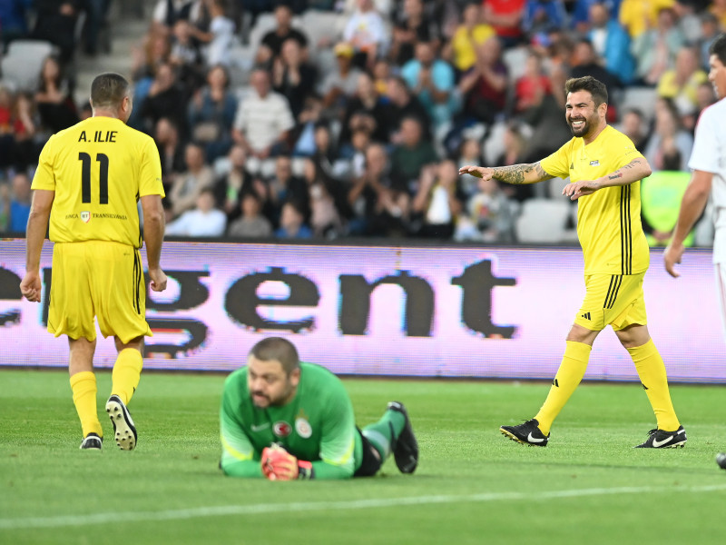 FOTBAL:ALL STARS ROMANIA-GALATASARAY LEGENDS, AMICAL SPORTS FESTIVAL (2.06.2023)