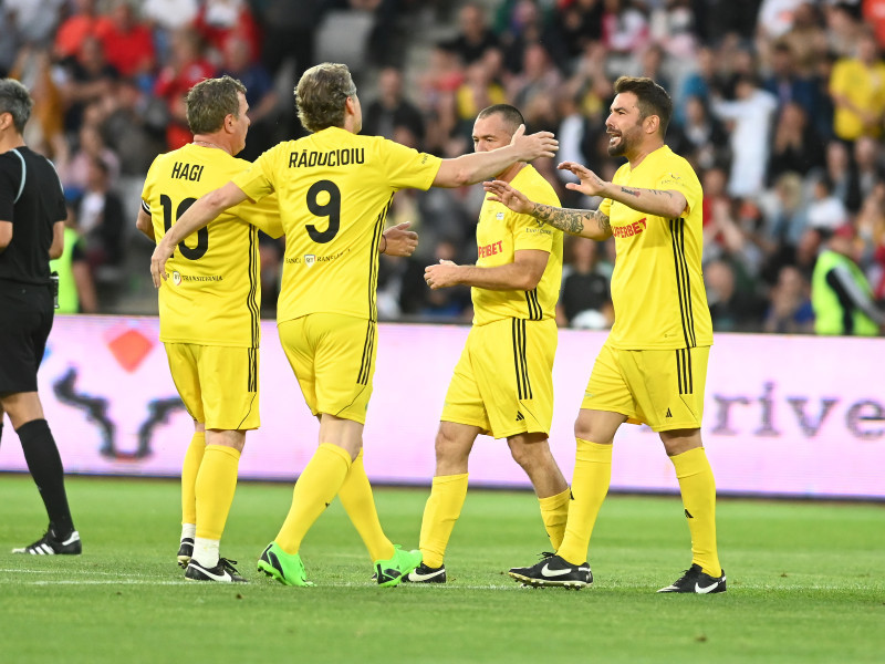 FOTBAL:ALL STARS ROMANIA-GALATASARAY LEGENDS, AMICAL SPORTS FESTIVAL (2.06.2023)