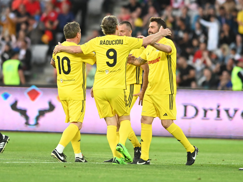 FOTBAL:ALL STARS ROMANIA-GALATASARAY LEGENDS, AMICAL SPORTS FESTIVAL (2.06.2023)