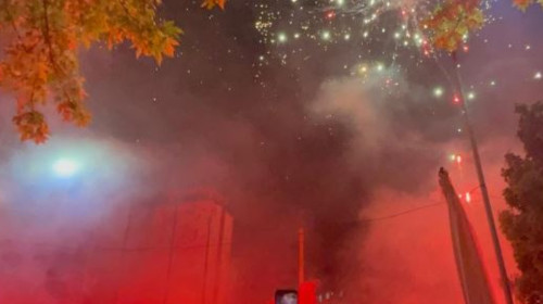 Artificii în Ștefan cel Mare! Dinamoviștii au sărbătorit alături de fani până târziu în noapte