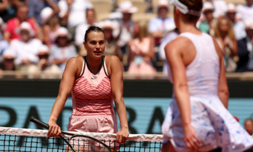 Meciul s-a încheiat și Aryna Sabalenka s-a oprit la fileu pentru a o aștepta pe Elina Svitolina. Ce a făcut ucraineanca