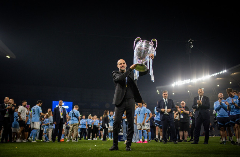 Istanbul, Turkey. 10th Jun 2023. Trainer Pep Guardiola (City) mit Pokal Manchester City - Inter Mailand UEFA Champions L
